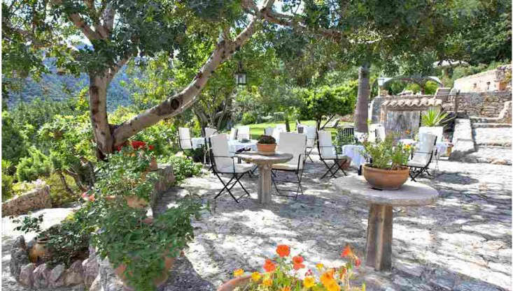 Off the Grid at Finca Es Castell, Mallorca - Gardenista